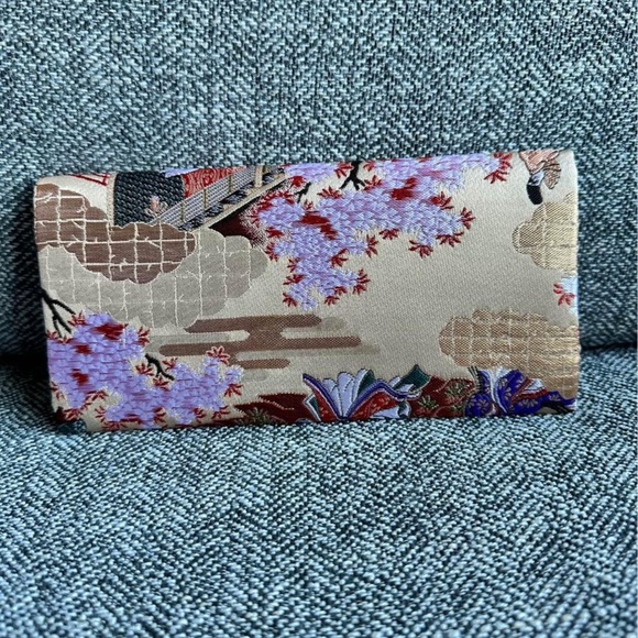 Vintage Japanese Silk and Embroidery Women Wallet- Bought from Kyoto - Picture 3 of 4